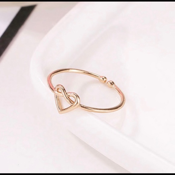 Heart knot ring - Picture 2 of 3